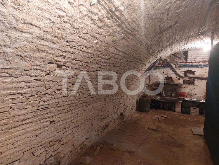 Apartament la casa 52 mp 2 camere terasa pivnita central Cisnadie - 11