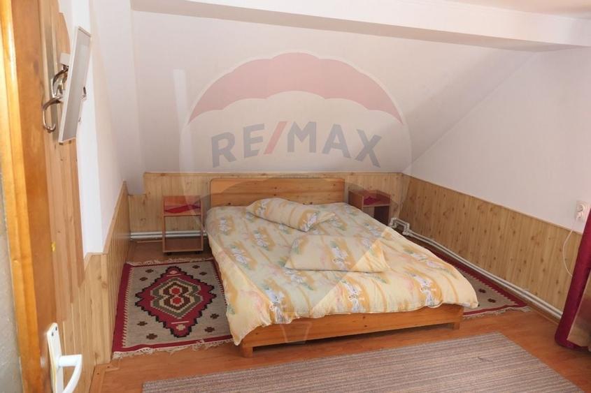 Casă / Vilă cu 9 camere de vânzare în zona Central - 9