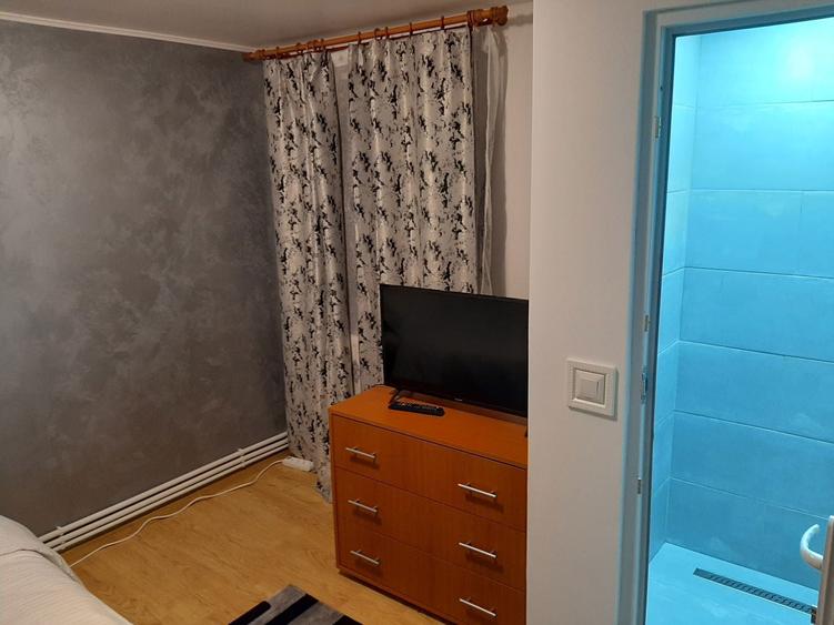 Camera de inchiriat,utilitati incluse in pret - 5