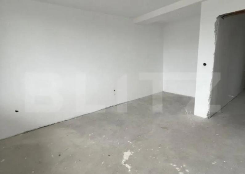 Apartament de 3 camere, 2 balcoane, 93 mp, etaj 1 - 2