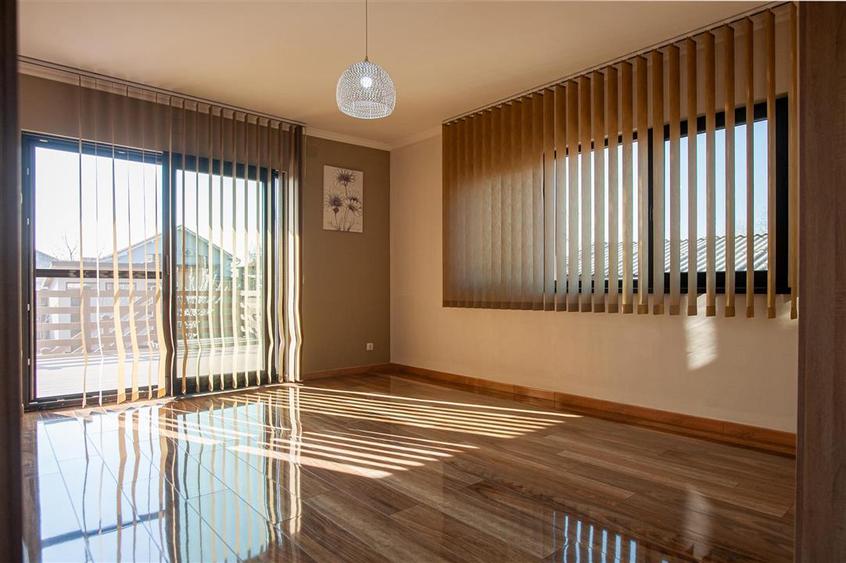 Vila D+P+E cu jaccuzi exterior in Iosia - 10