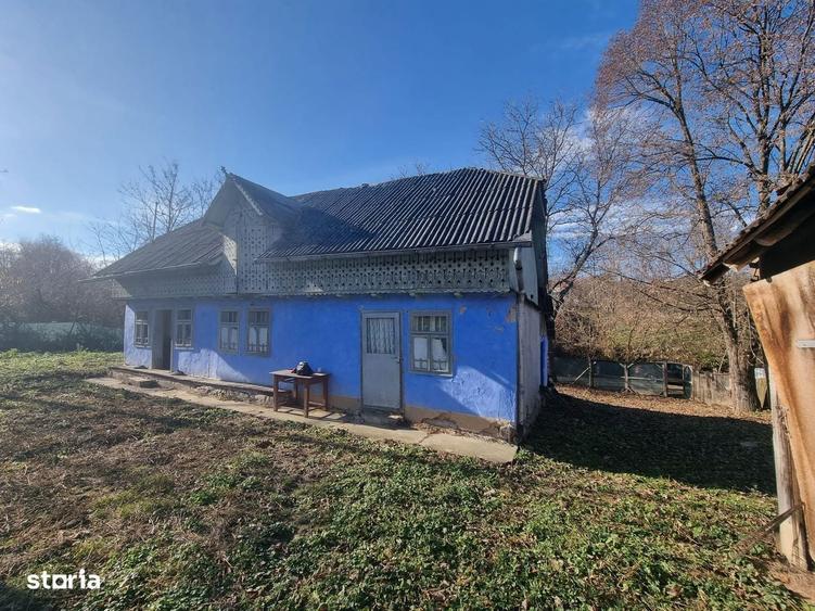 Casa batraneasca cu structura din lemn - 1