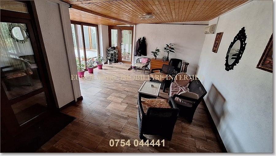 Vila+casa de vanzare zona Km 5 - 20