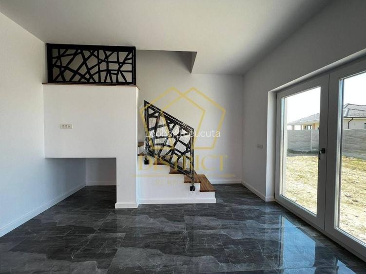 Duplex 5 camere despartit prin camera tehnica | Ghiroda