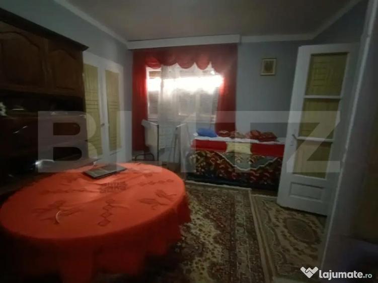 Casa cu 3 camere ?i un teren in suprafa?a de 900 mp - 9