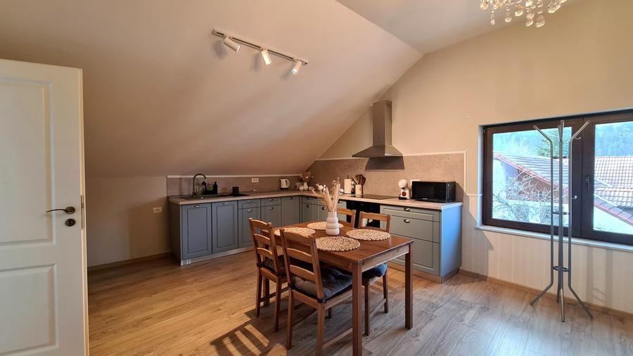 DESCOPERĂ FRUMUSEȚEA BRASOVULUI CASĂ DE LUX CU DOUĂ APARTAMENTE LA CHEIE - SCHEi - 13