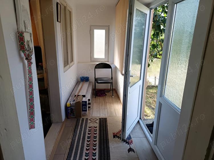 Casa cu curte si gradina - zona linistita si frumoasa - 1