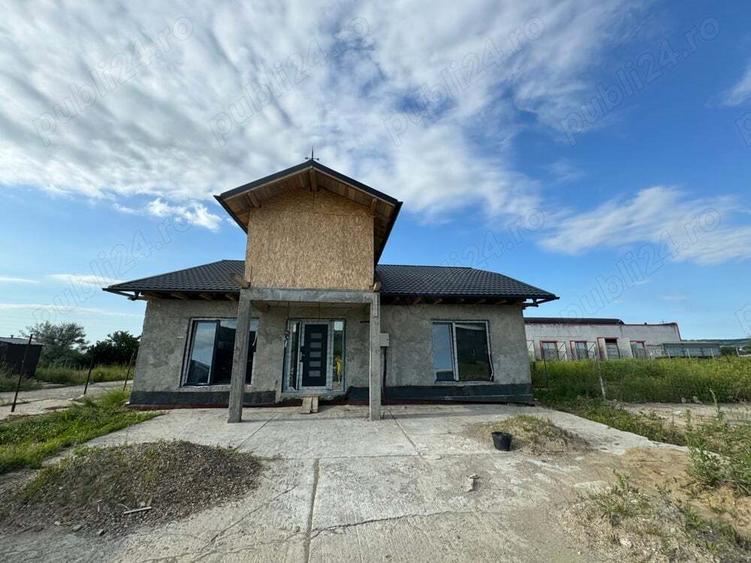 Vand sau schimb casa cu apartament - 5