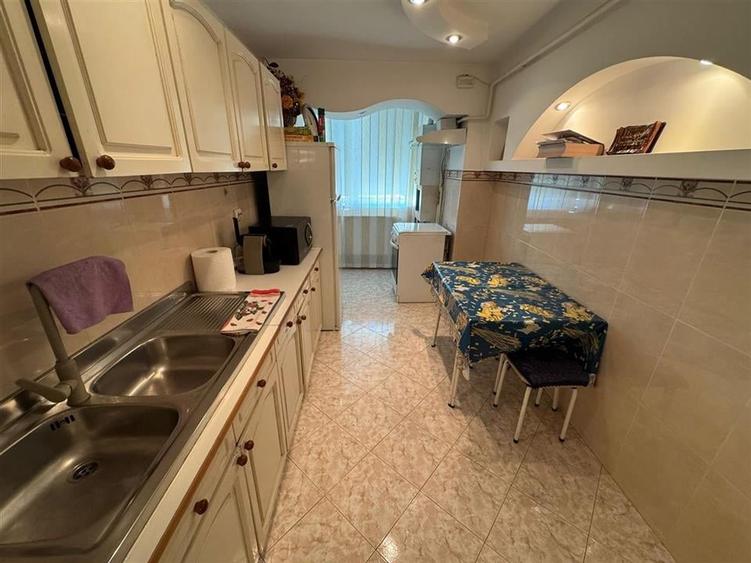 Apartament 3 camere, 72mp, etaj 2, zona fostul Tribunal - stradal - 1