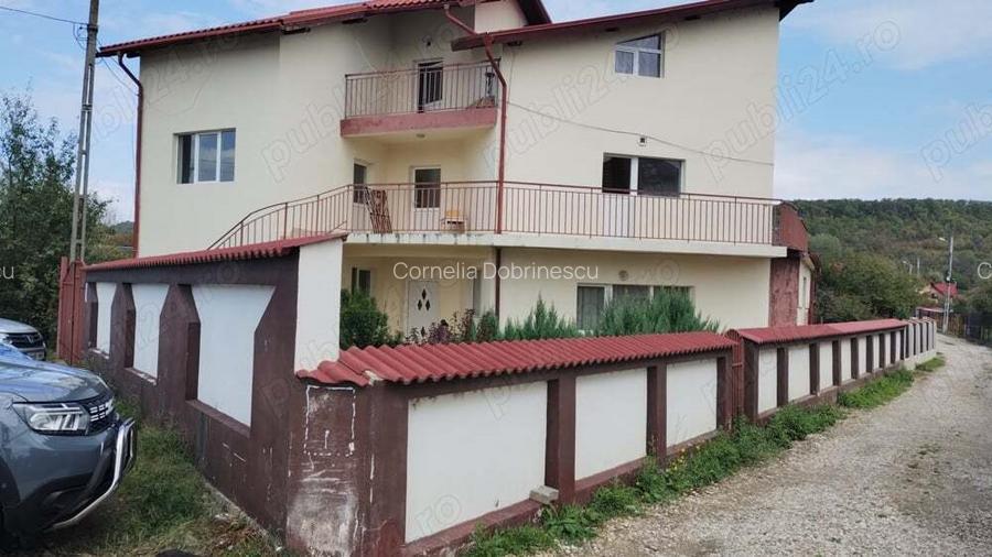 Vind 3 apartament la casa
