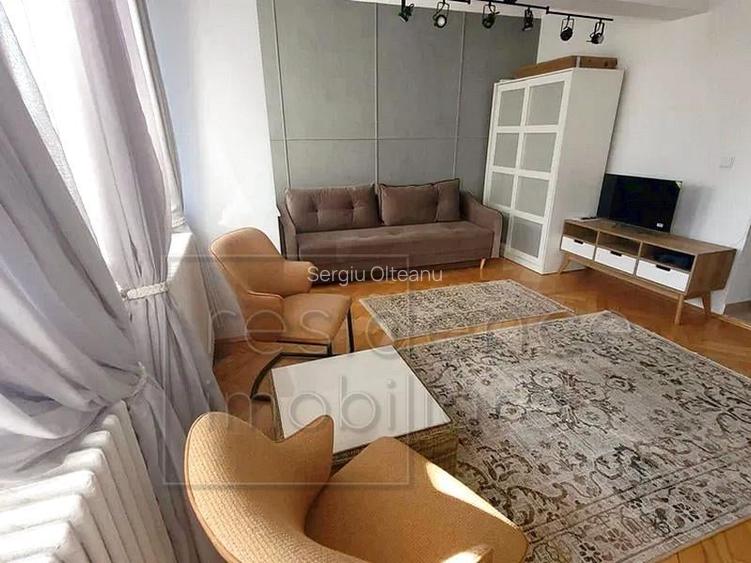 Garsonieră semidecomandată în Central Garsonieră semidecomandată în Central