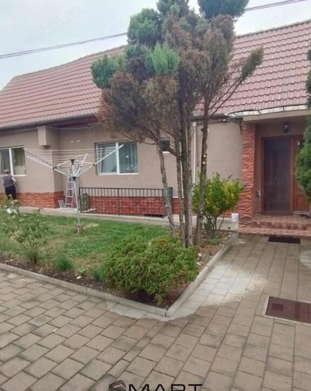 Casa cu doua apartamente si curte zona Turnisor - 2