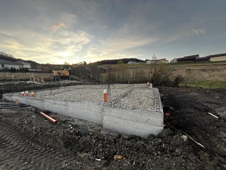 Teren autorizat in Chinteni pentru 2 case individuale cu fundatii ridicate - 2