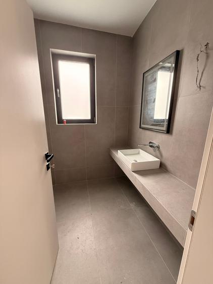 Casa 4 camere / 3 bai / FINALIZATA / 400 mp teren Complex Crown Village - 13