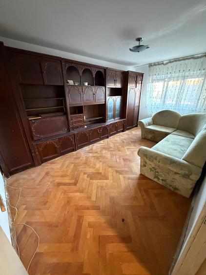 Zona Lipovei | Etaj 1 | Decomandat | Centrala Termica | 2 Balcoane!! - 2