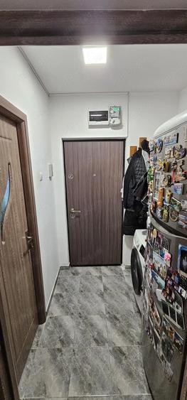 Vand garsoniera Craiovei, 32mp, renovata ?i utilata - 1