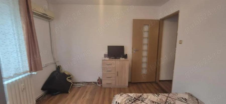 apartament 2 camere transformat in 3 camere, zona Biserica Noua, decomandat, etaj 3 - 13