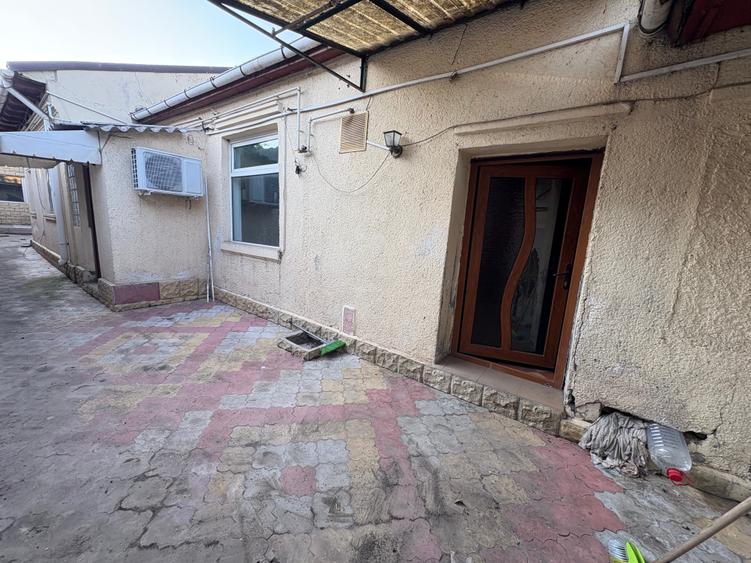 Casa de vânzare - Constanta - 6 CAMERE-147 mp. totali ( fără curtea interioară) - 32