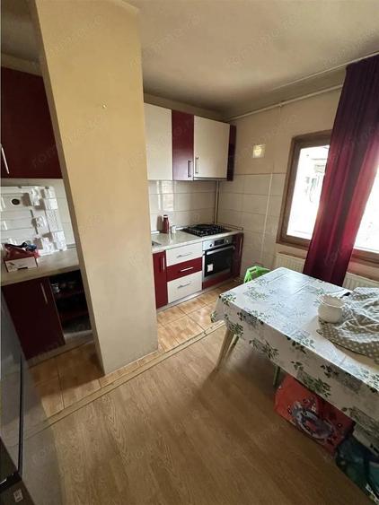 Decomandat, model mare cu 2 bai in zona Bucovina - 8