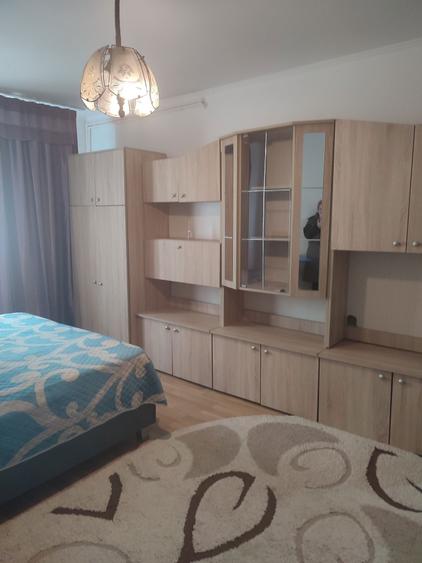 Propietar,inchiriez apartament cu o camera,decomandat in Nicolina 1 - 1