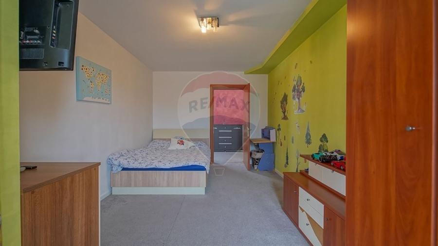 Casă cu garaj și panouri fotovoltaice – Codlea! - 27