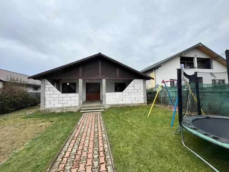 Casa cocheta cu terasa | 5 ari teren - 3