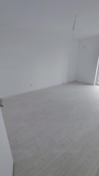  Apartament 2 camere - decomandat - dresing - 85.000 euro  - 12