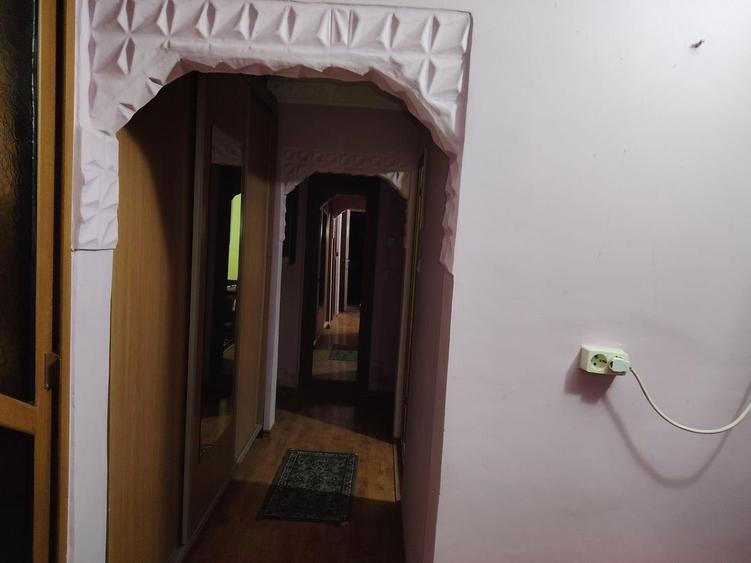 De vanzare apartament 3 camere - 6