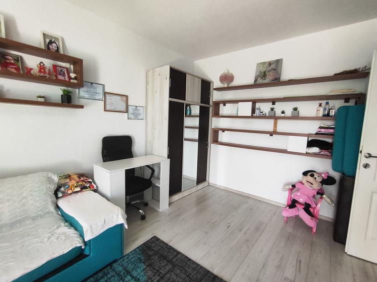 Apartament 3 Camere Sector 4 - 5