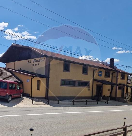 Vanzare  Pensiunea La Ponton / 20 camere / Parcare /  Eselnita - 2