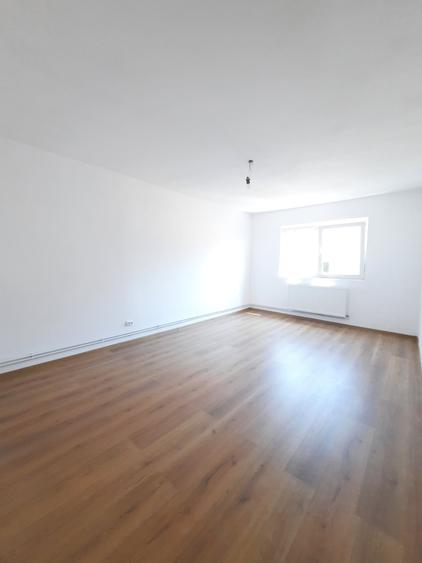 Apartament cu 2 camere decomandat în Vasile Aaron