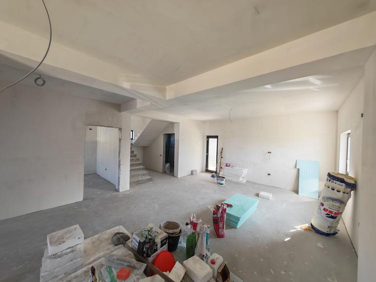 Casă individuală cu 5 camere cu Canalizare în Agigea