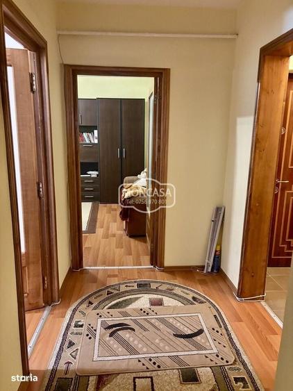 Apartament cu 4 camere decomandat în Central