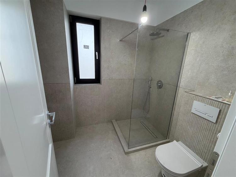 Apartament cu 3 camere decomandat în Ultracentral