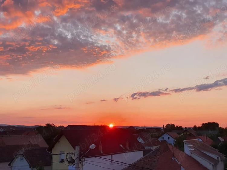 Apartament cu 4 camere semidecomandat în Sud