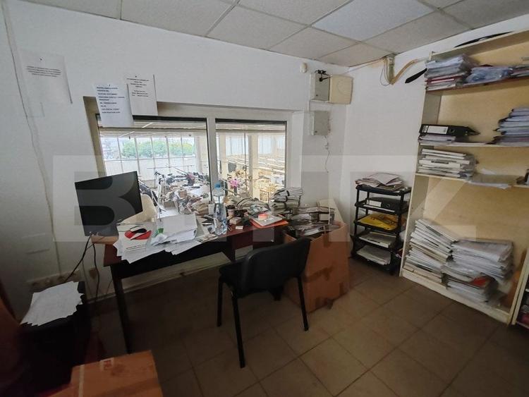 Spațiu comercial, de 400 mp, în Jibou