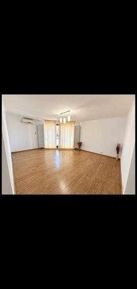Spațiu comercial, de 92 mp, în Central