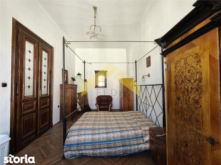 Apartament cu 4 camere semidecomandat în Malul Mureșului