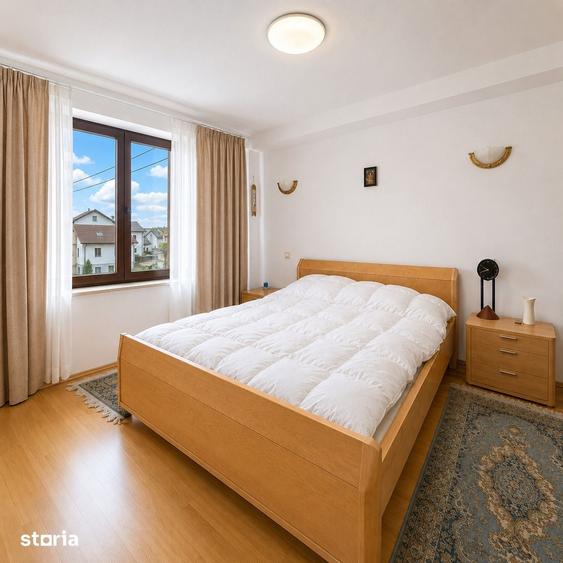 Casă cu 8 camere cu Teren 750 Mp în Central