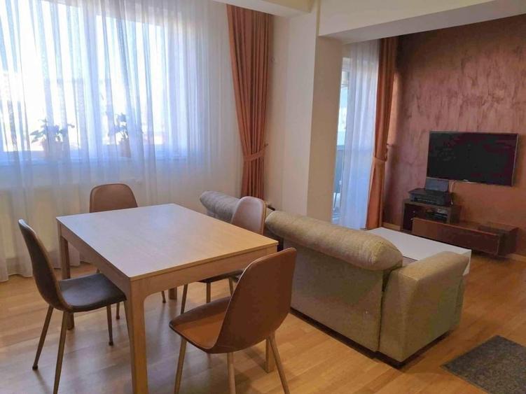 Apartament cu 3 camere decomandat, mobilat în Calea Aradului