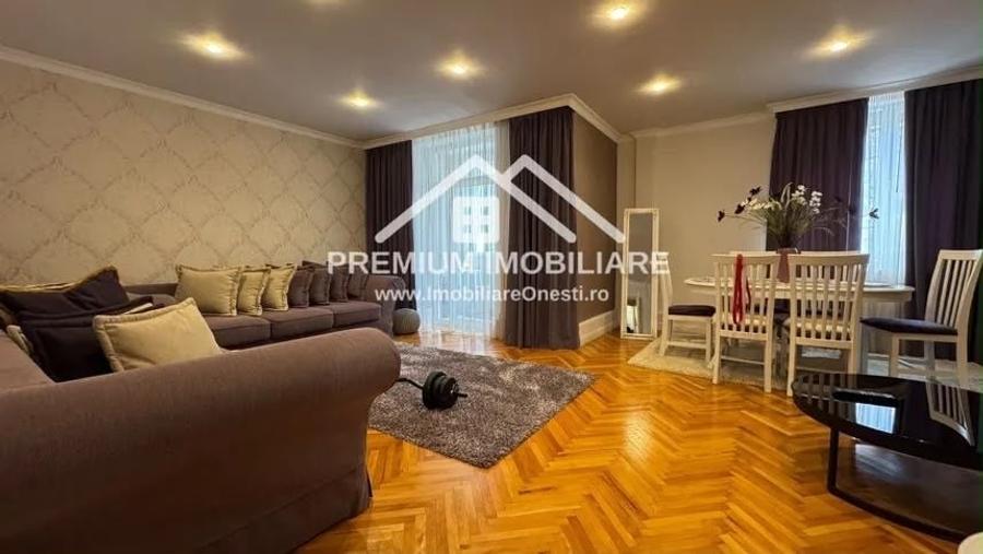 Apartament cu 3 camere decomandat în Central