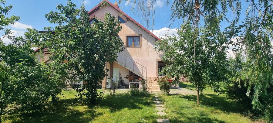 Casă individuală cu 7 camere cu Garaj în Căteasca