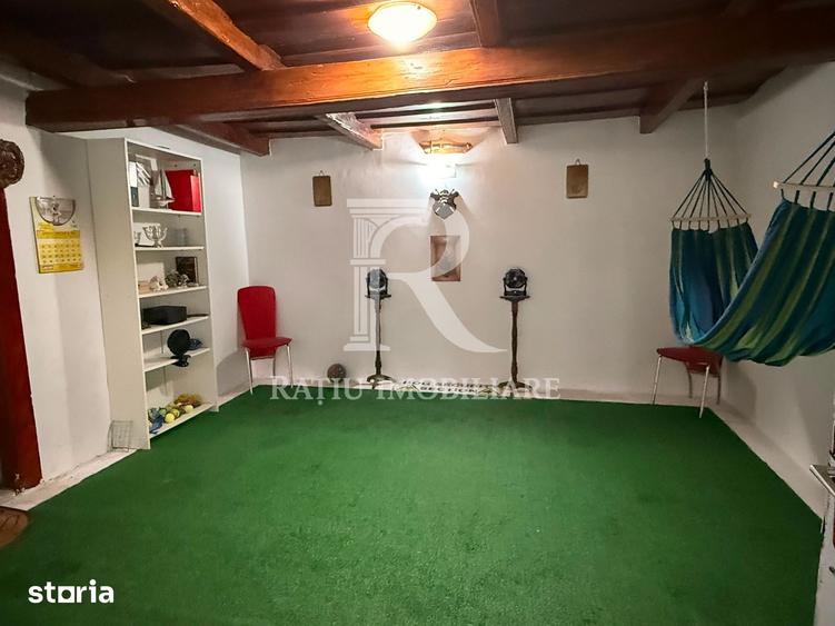 Casă cu 5 camere cu Teren 2497 Mp în Cefa