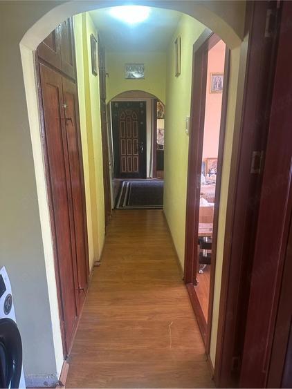 Apartament cu 3 camere decomandat în Buzaului