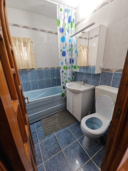 Apartament cu 4 camere decomandat în Central