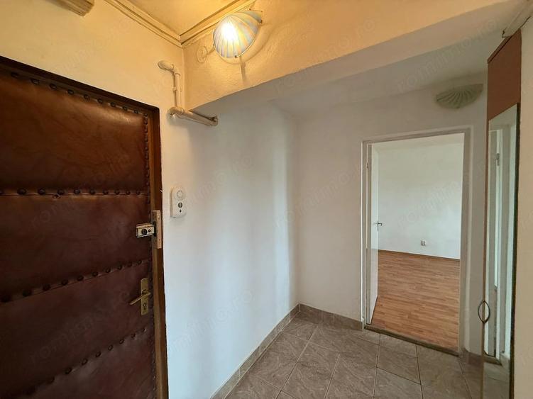 Apartament cu 2 camere decomandat în Bejan