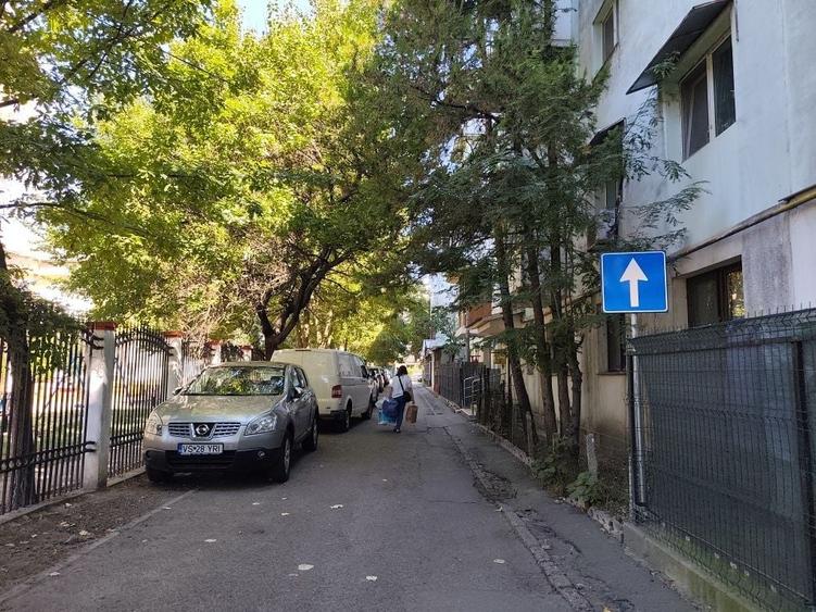 Apartament cu 4 camere semidecomandat în Central