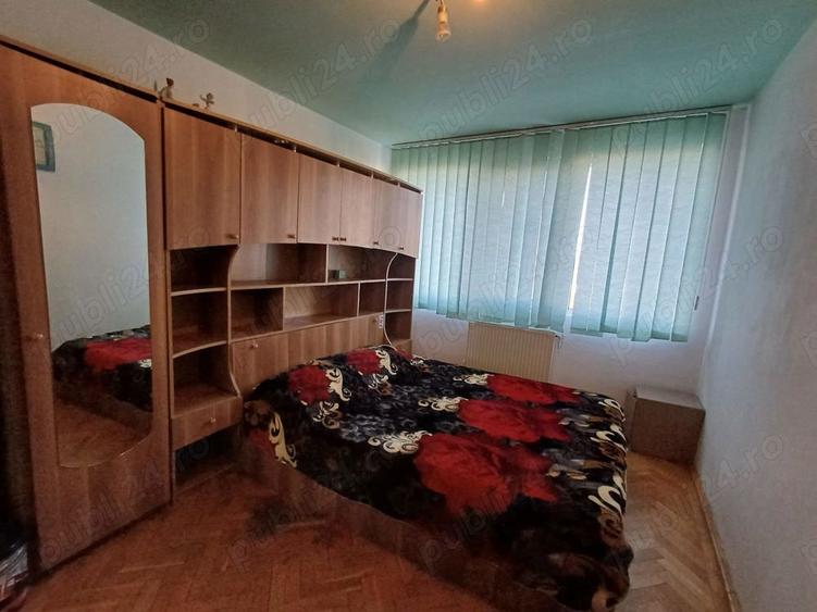 Apartament cu 3 camere decomandat în Complex Studențesc