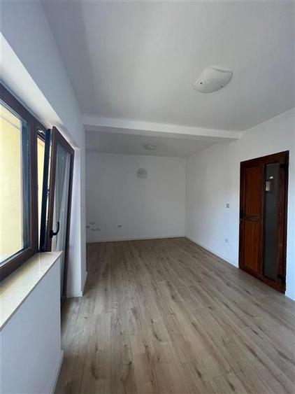 Casa cu 4 camere, 180 mp, situata in cartierul Europa! - 10