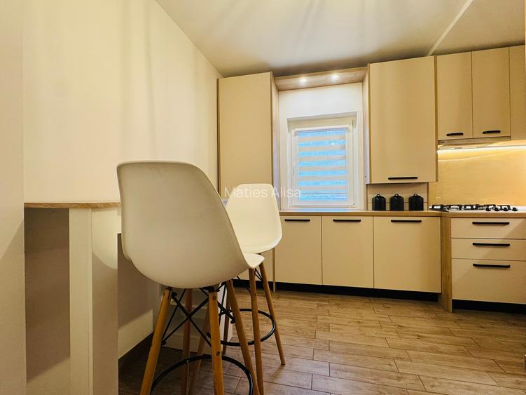 Apartament cu 3 camere l Aradului